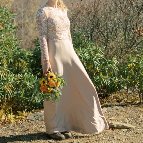 Two piece handmade silk & lace wedding dress - Picture 3 of 7